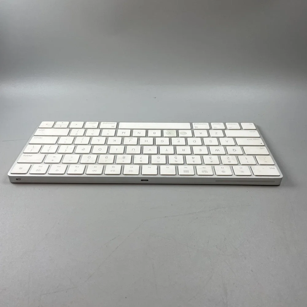 Apple Magic Keyboard A1644 Silver White Wireless Rechargeable Keyboard TESTED